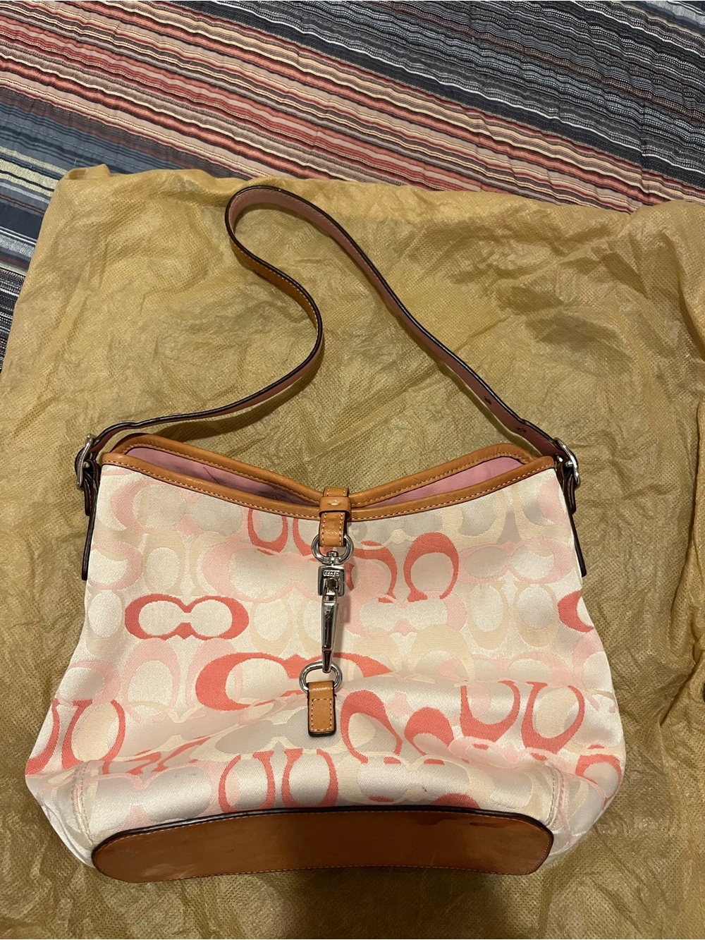 Women's COACH Bag in Cream and Pink with Tan Trim - Picture 2 of 3